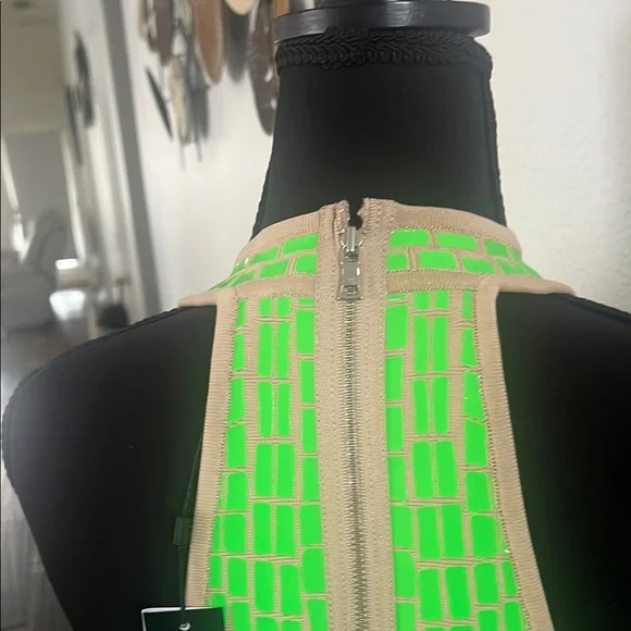 BCBGMAXAZRIA Green Sequin Halter Dress. Sz Small - Picture 9 of 9